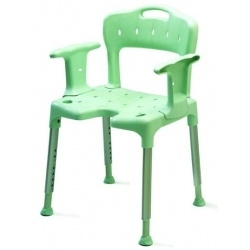 La pleine chaise de douche...